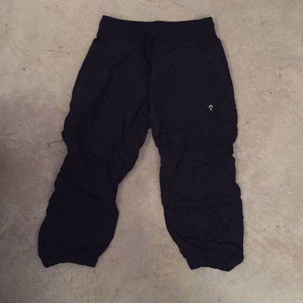 Ivivva Girl’s Cropped Pants